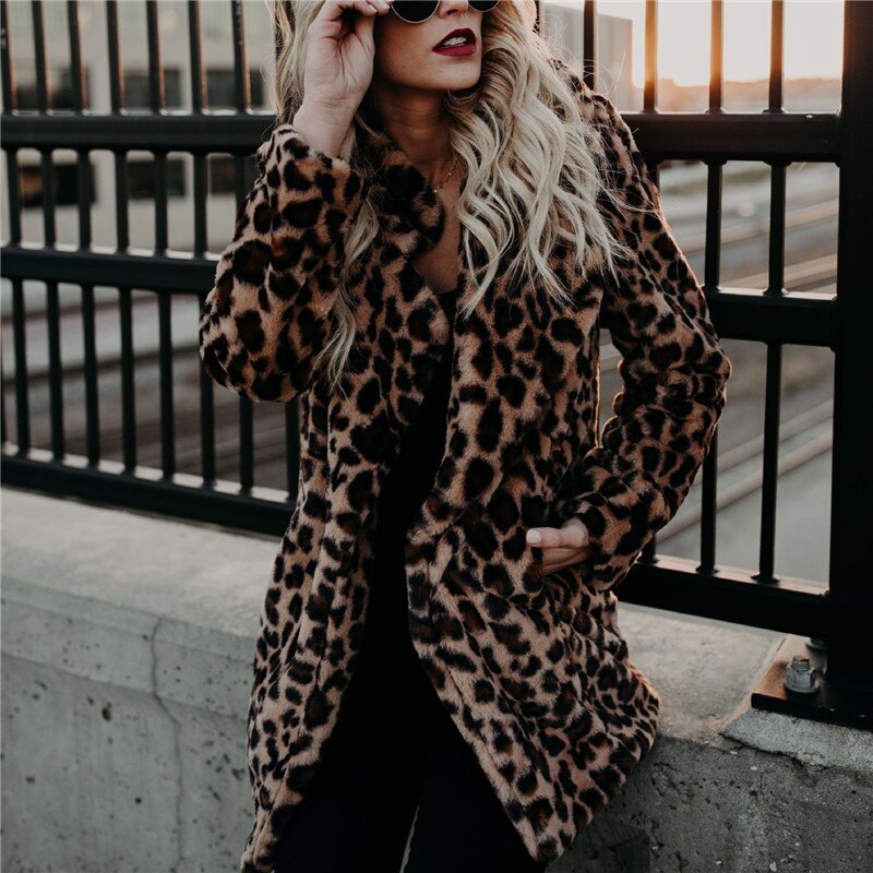 Valerie - Faux Fur Jas met Leopard Print voor Dames Wintermode